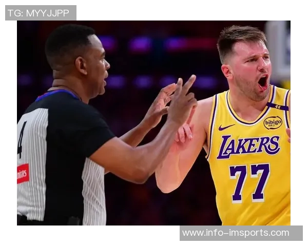 詹姆斯回应最后时刻技犯罚球东契奇罚我也没意见但我已走向罚球线