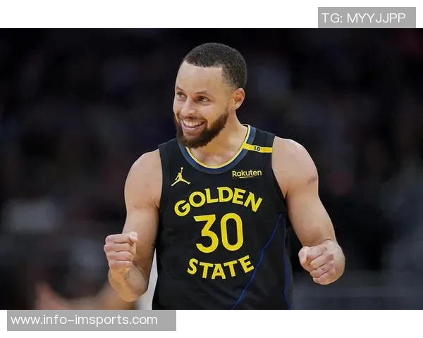 库里遭遇詹姆斯强力盯防拼尽全力才成功摆脱令人叹息的防守挑战